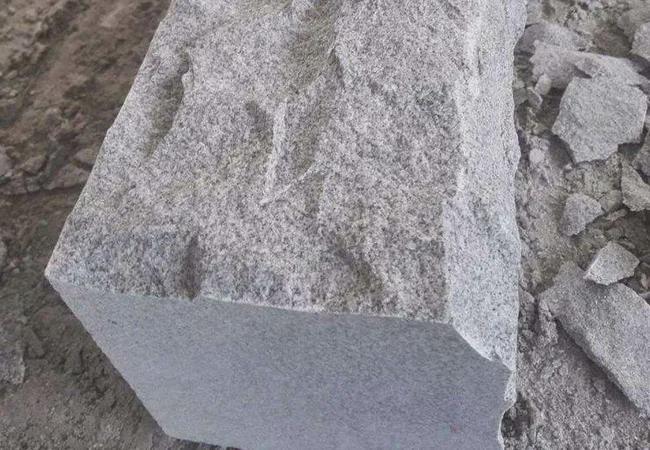 石材芝麻灰路沿石切角與圓弧加工價格解析及銷售安裝服務